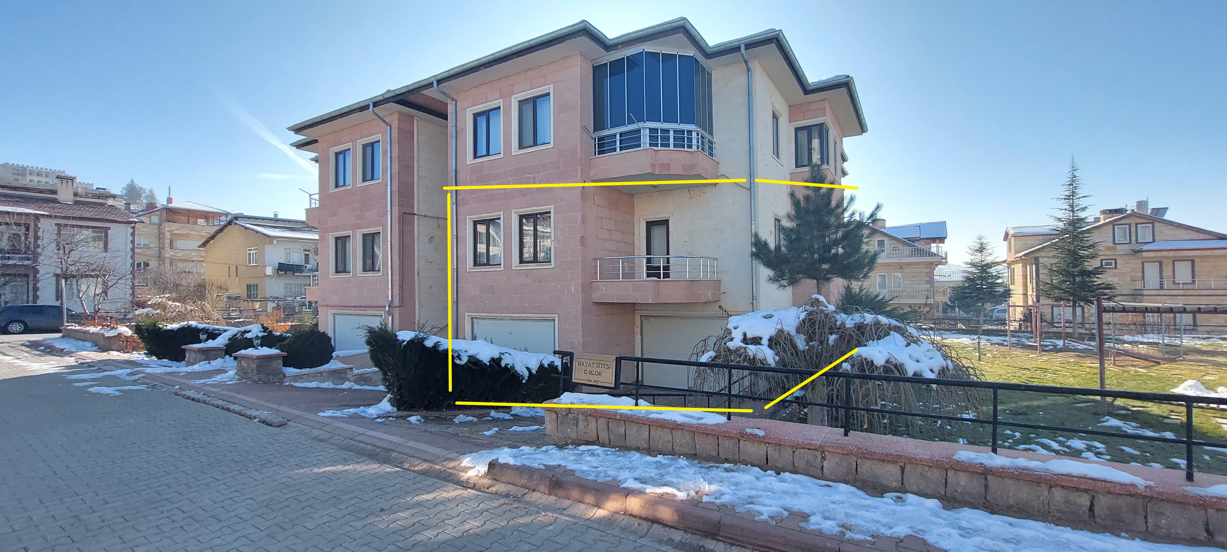 FATİH'DE 3+1 GARAJ VE KİLER EKLENTİLİ 135m2+20m2+15 m2 SATILIK