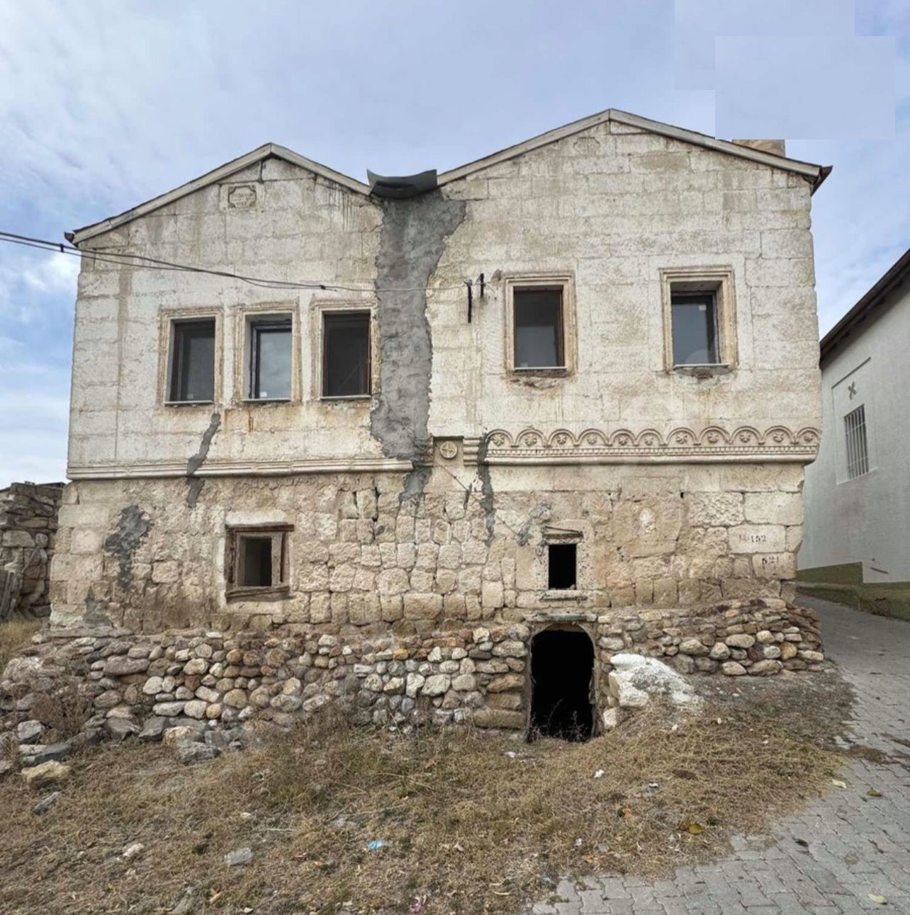 Remax'dan Satılık Butik Otel Yapımına Uygun Müstakil Ev